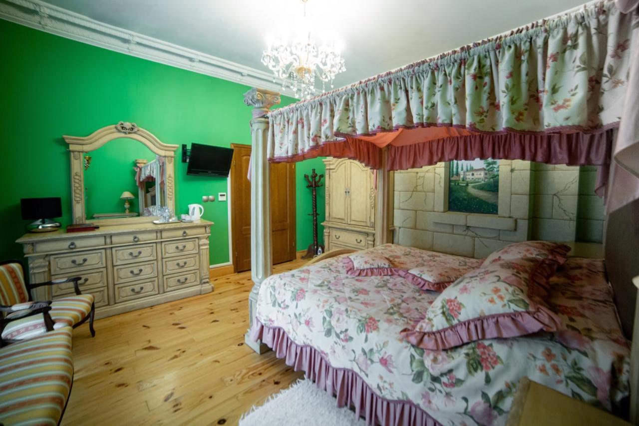 Zamek Dubiecko Hotel Ngoại thất bức ảnh