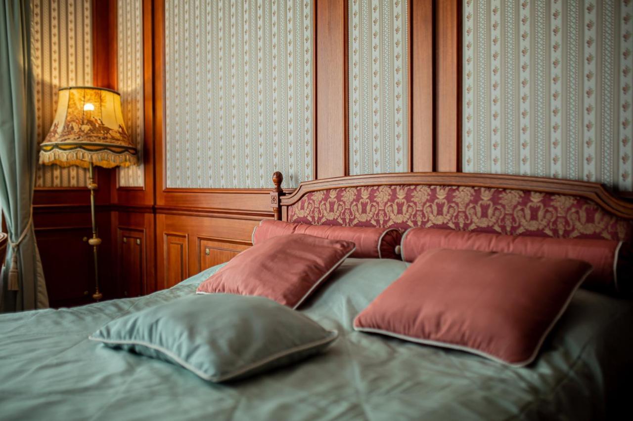 Zamek Dubiecko Hotel Ngoại thất bức ảnh