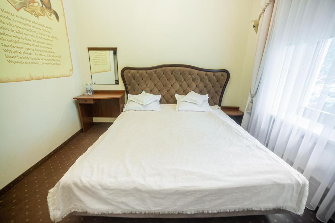 Zamek Dubiecko Hotel Ngoại thất bức ảnh